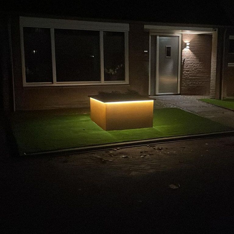 Zvárané kvetináče z cortenovej ocele Alabama s LED 120 x 120 x 80 cm