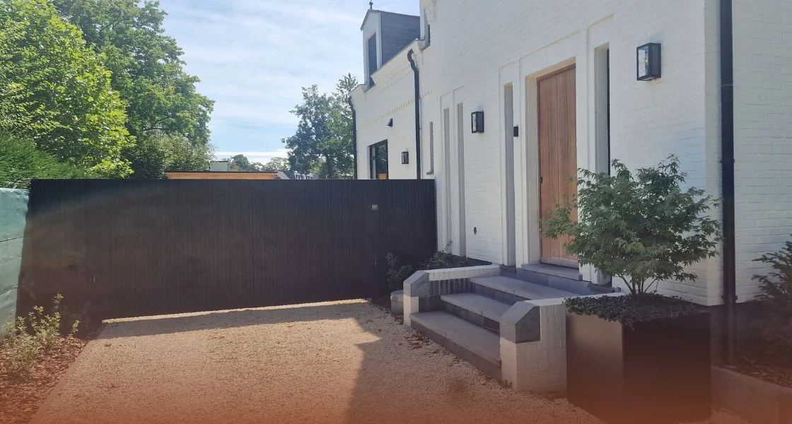 Inšpirácia pre predzáhradu s príjazdovou cestou