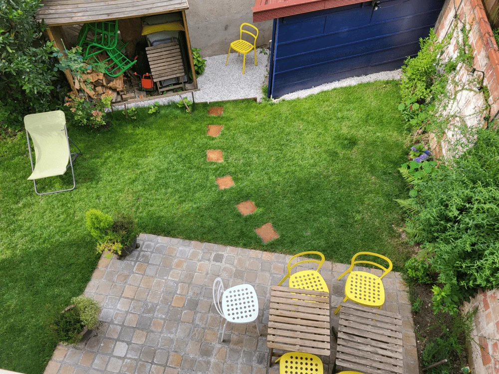 Aké rastliny sa najlepšie hodia okolo dlažobných kociek?